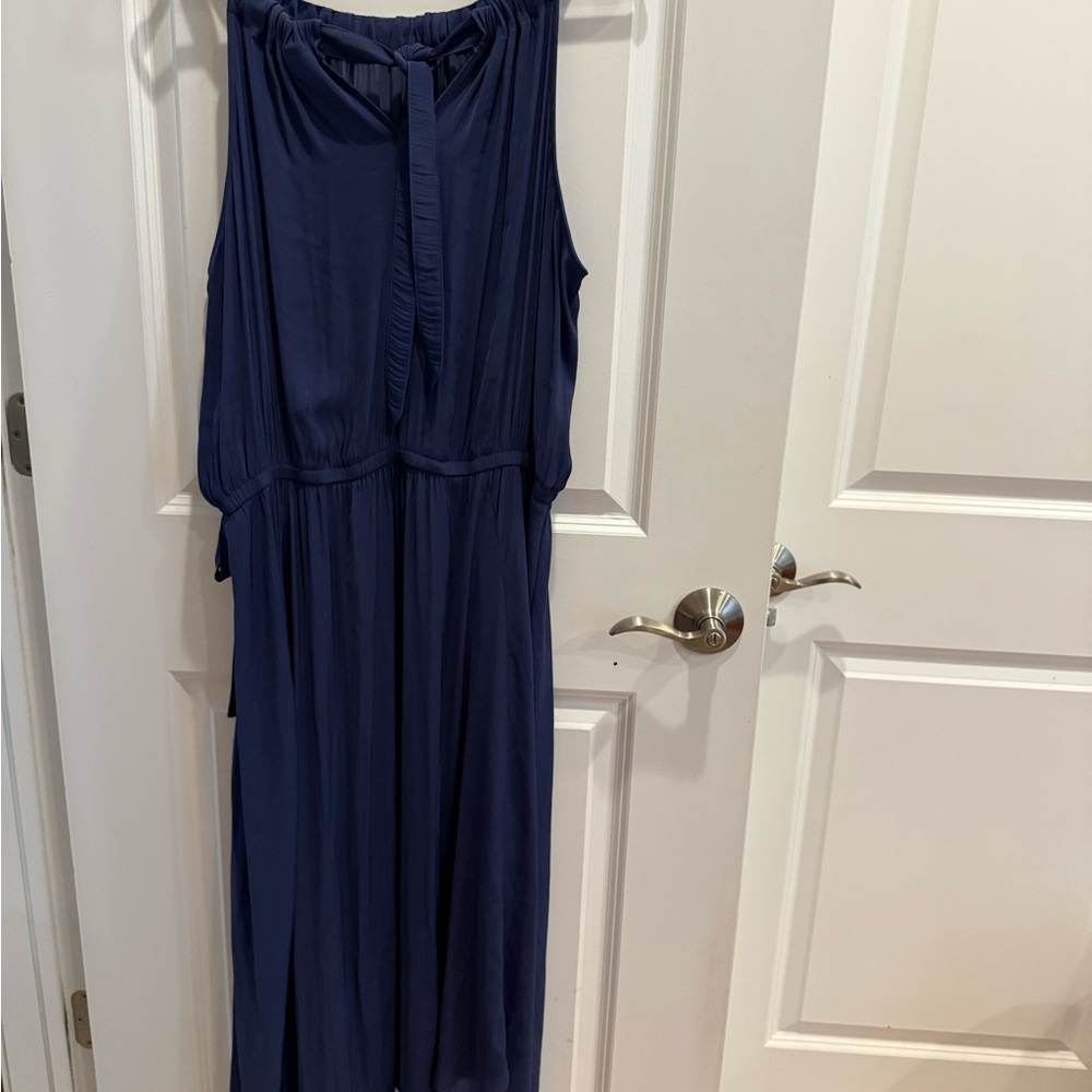 Elegant Navy Blue Sleeveless Dress